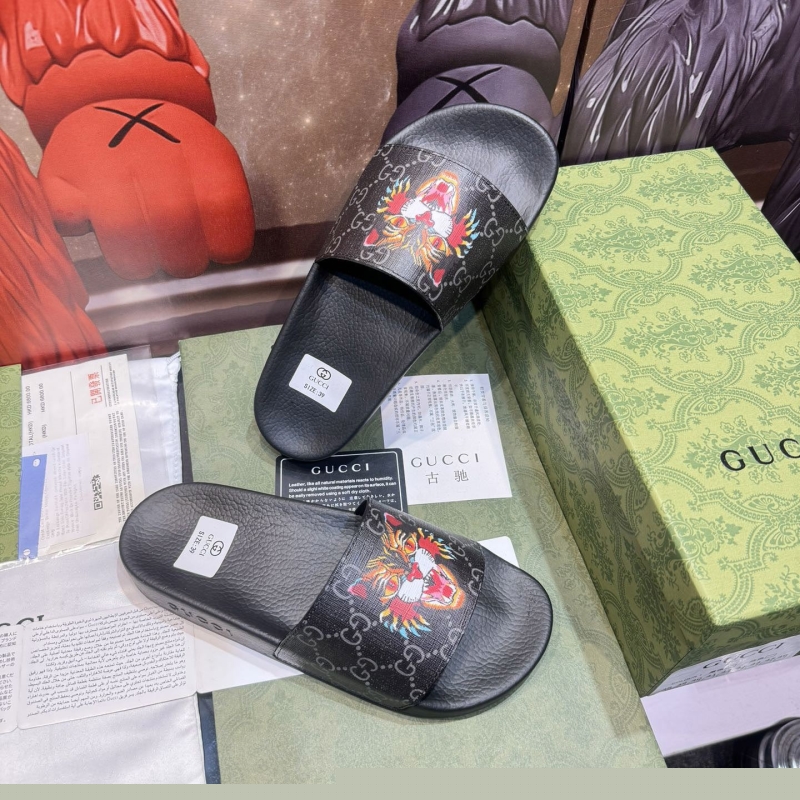 G*u*i slippers